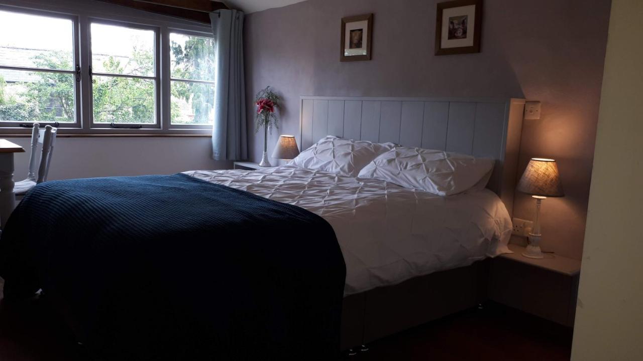 The Byre North End Farm Bed and Breakfast Ashton Keynes Εξωτερικό φωτογραφία