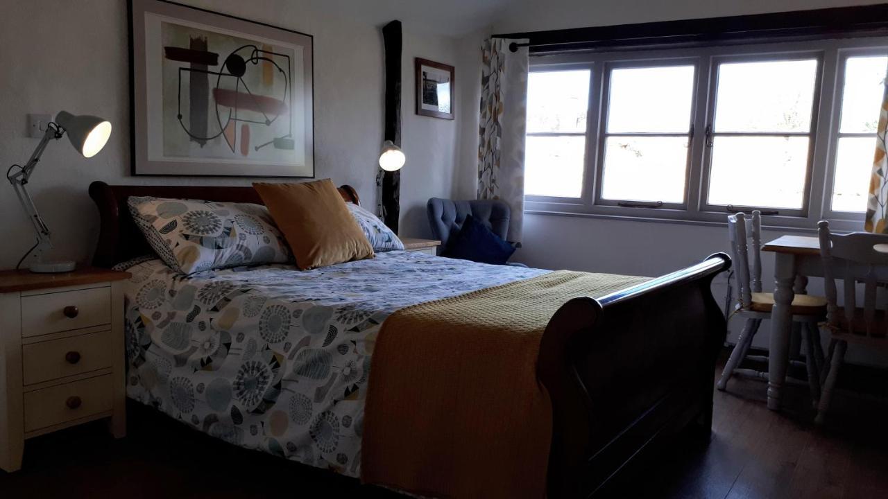 The Byre North End Farm Bed and Breakfast Ashton Keynes Εξωτερικό φωτογραφία