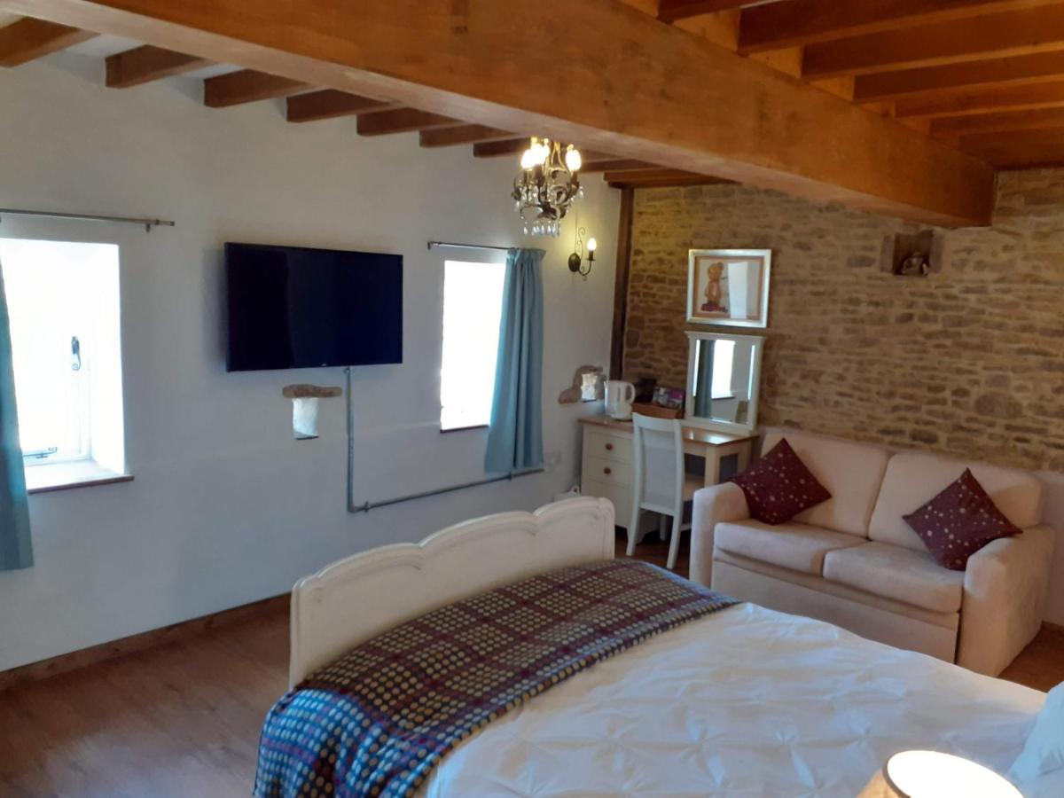 The Byre North End Farm Bed and Breakfast Ashton Keynes Εξωτερικό φωτογραφία