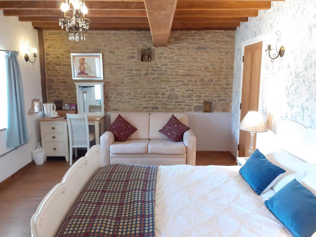 The Byre North End Farm Bed and Breakfast Ashton Keynes Εξωτερικό φωτογραφία