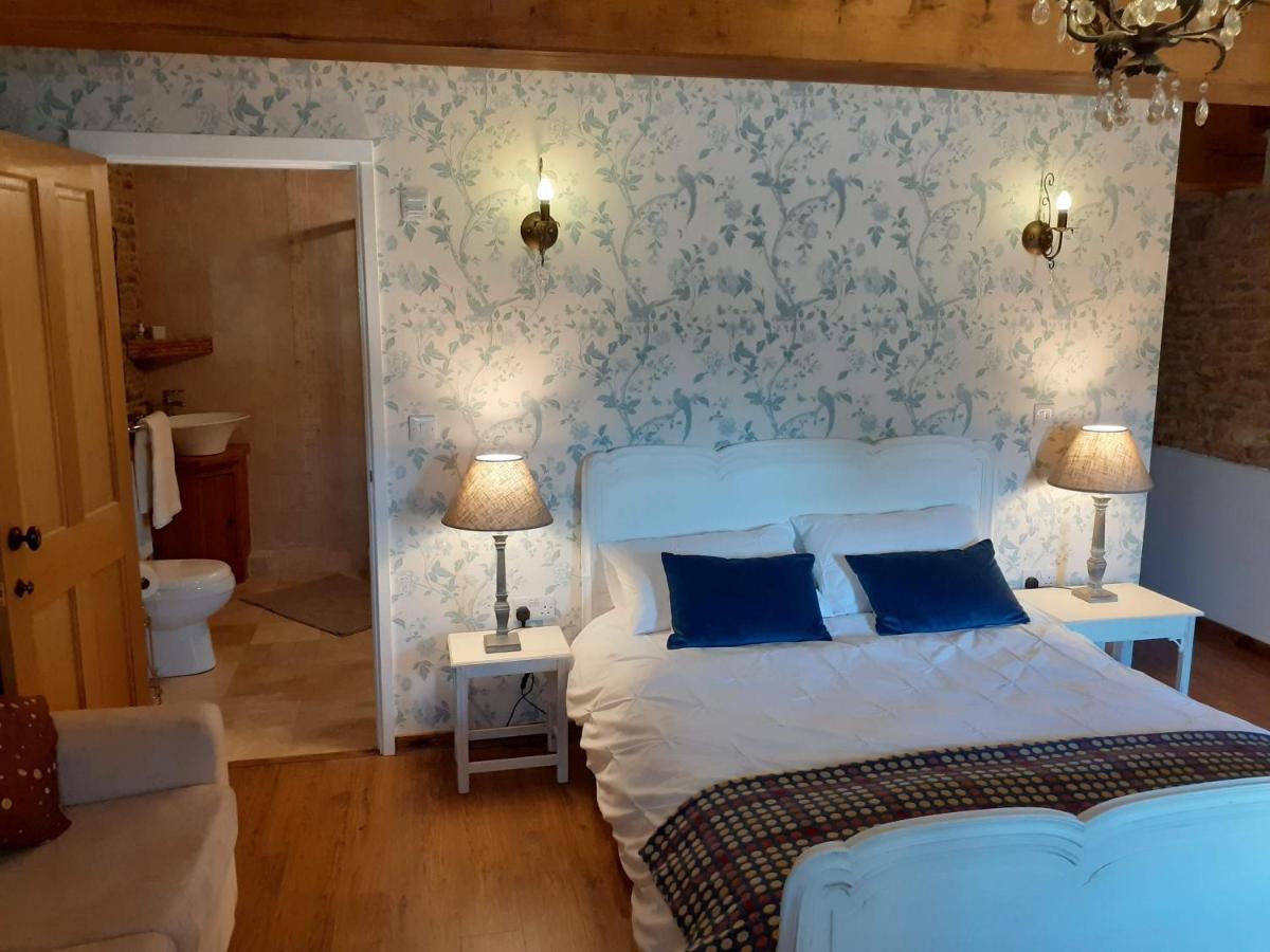 The Byre North End Farm Bed and Breakfast Ashton Keynes Εξωτερικό φωτογραφία